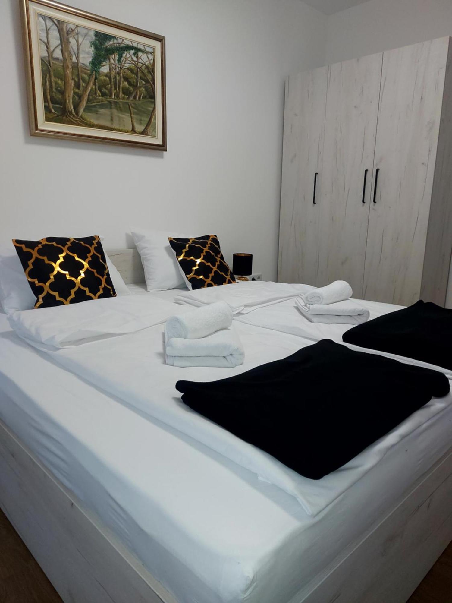Pinocchio Apartamento Bihać Exterior foto